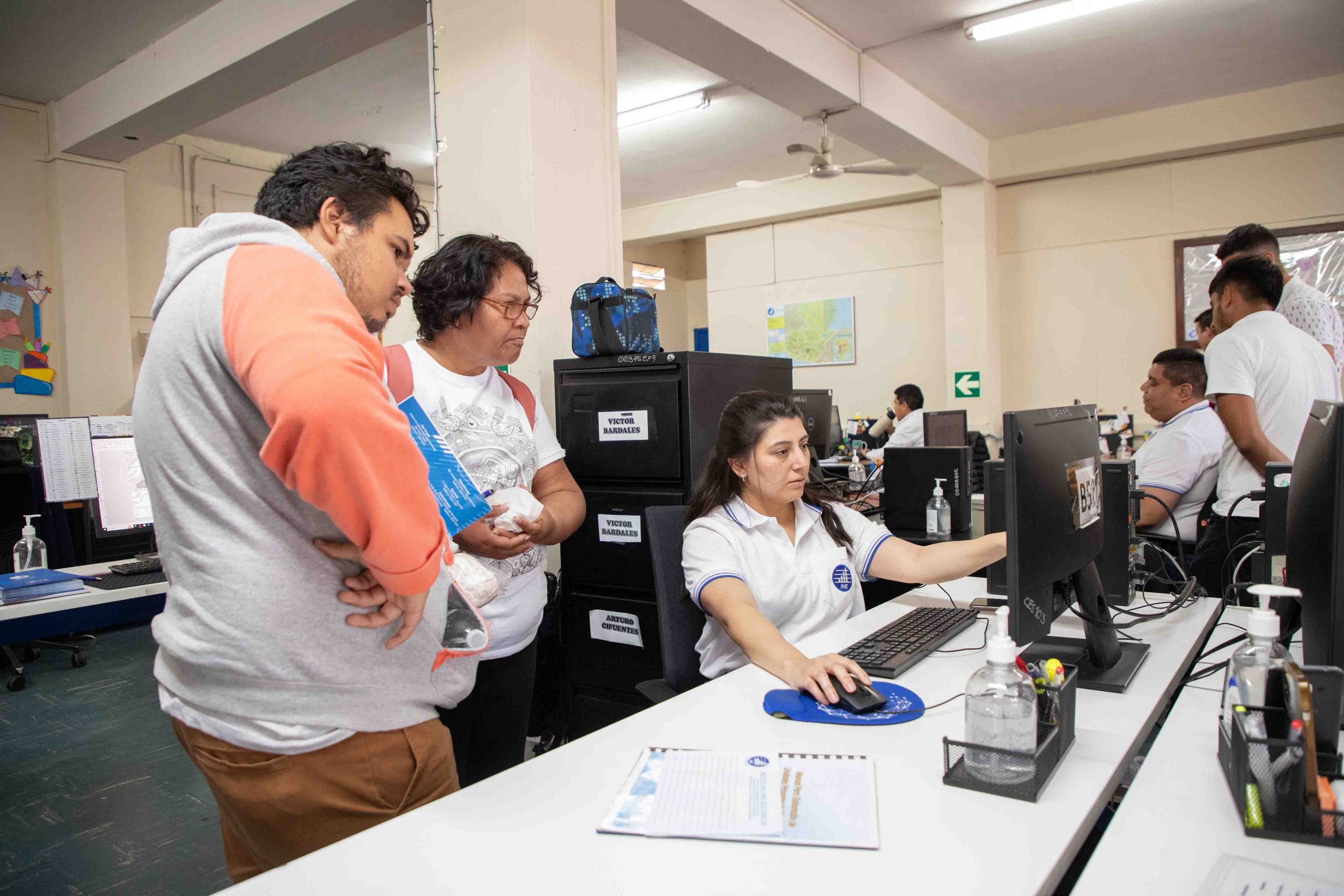 INE recibe visita técnica de estudiantes del Centro Universitario de Petén