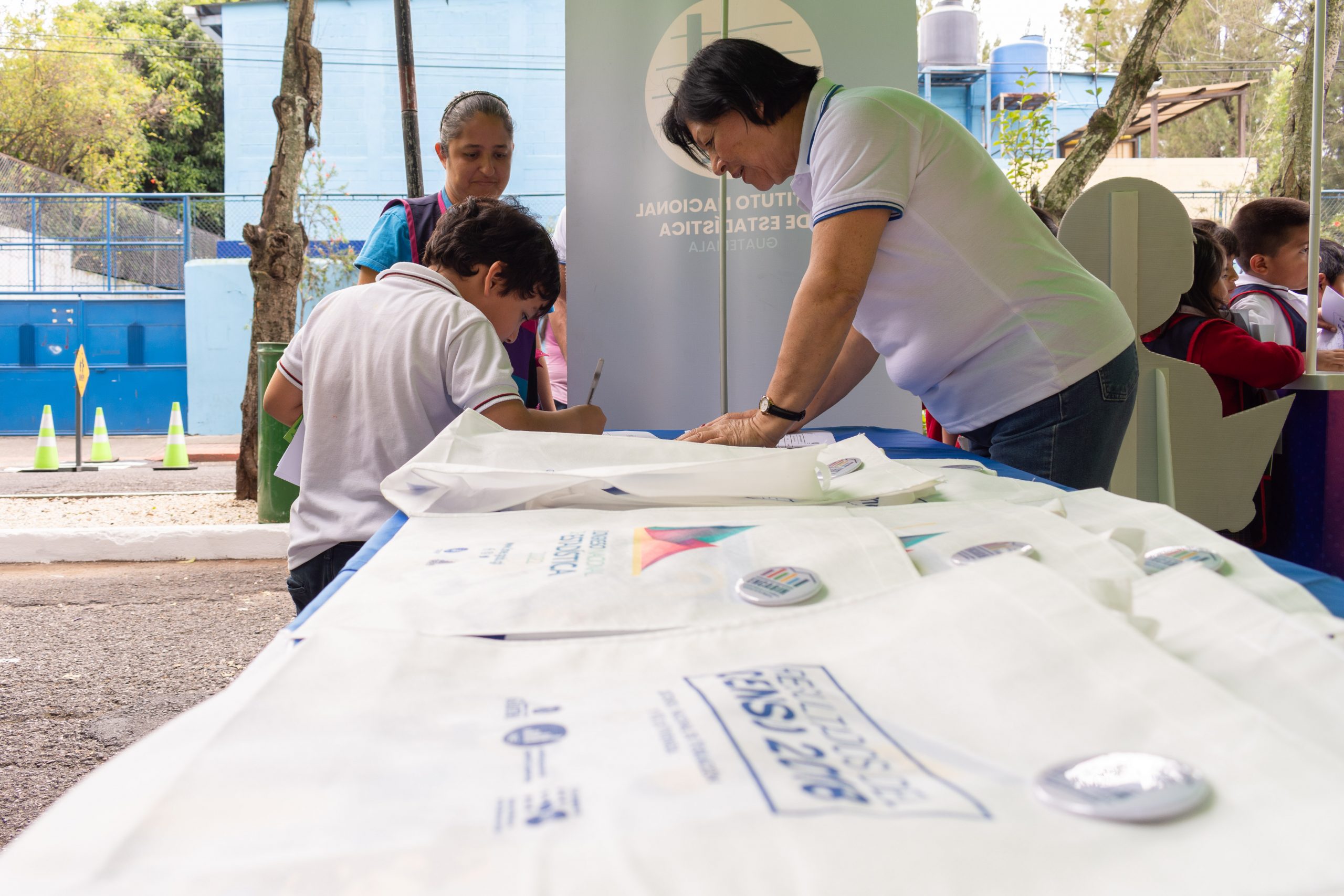INE se hace presente en IV Festival de Servidores Públicos
